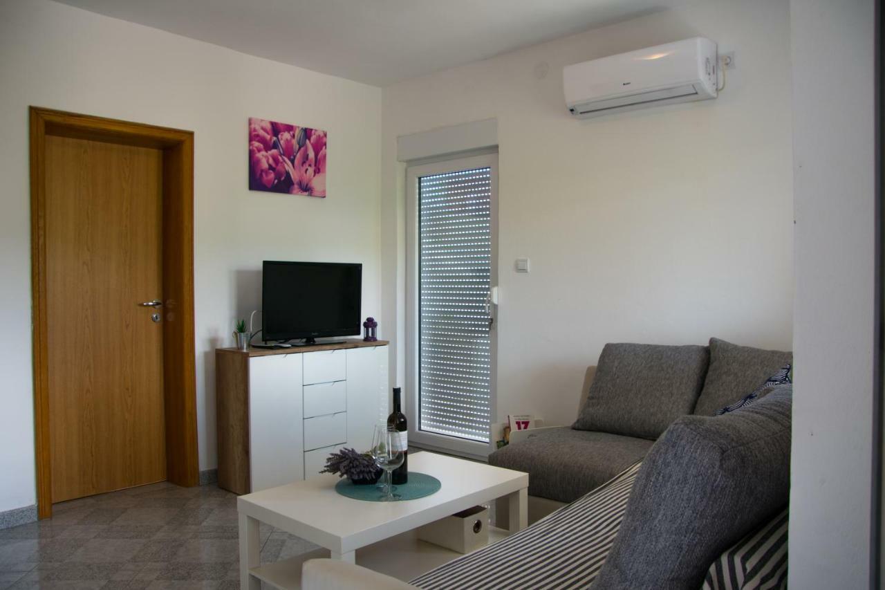 Apartman Lavanda Maslenica Zewnętrze zdjęcie